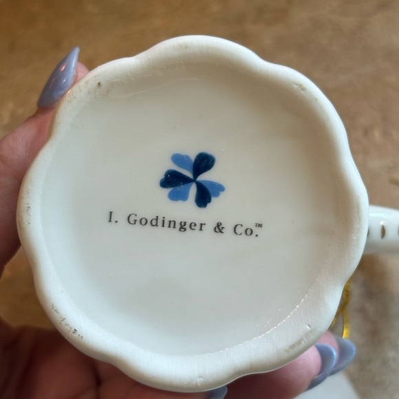 I. Godinger & Co. 4.5" Gold Trimmed Porcelain Blue Belle Pitcher NWOB - Picture 3 of 9